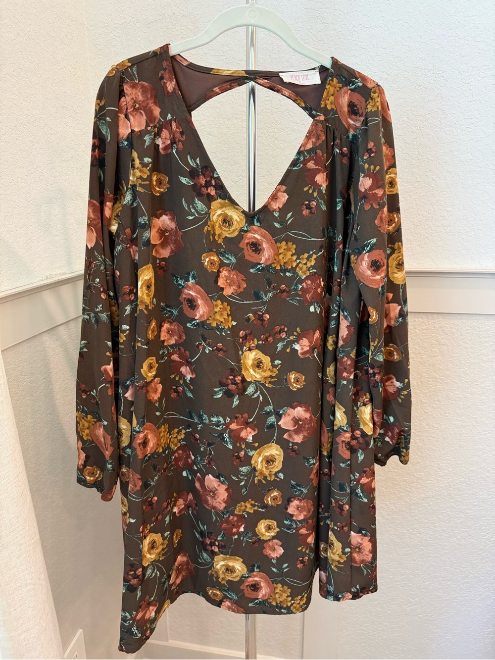 Peach Love Floral Keyhole Long Sleeve Dress - Brown